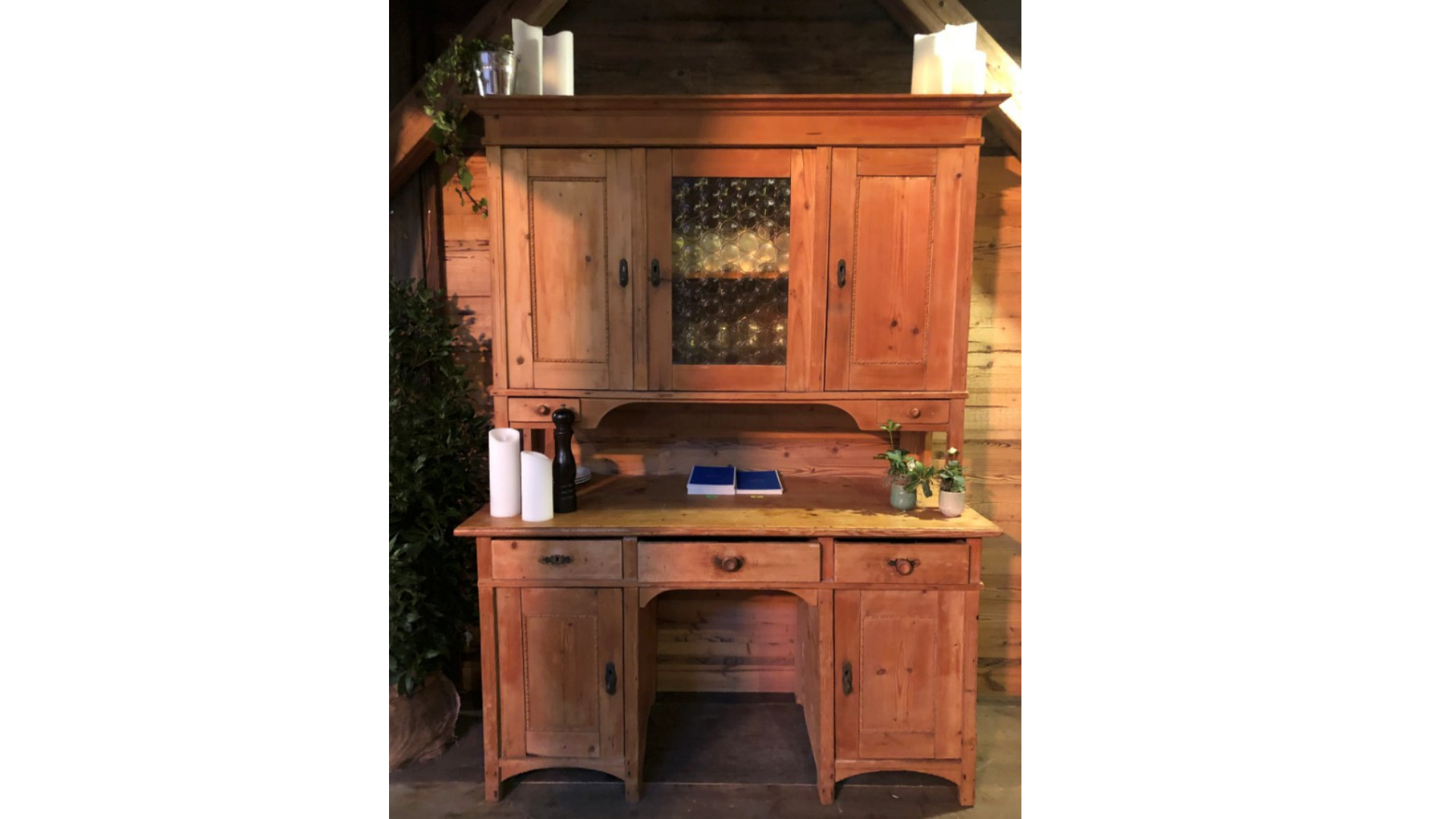 Bauernschränke und Buffets