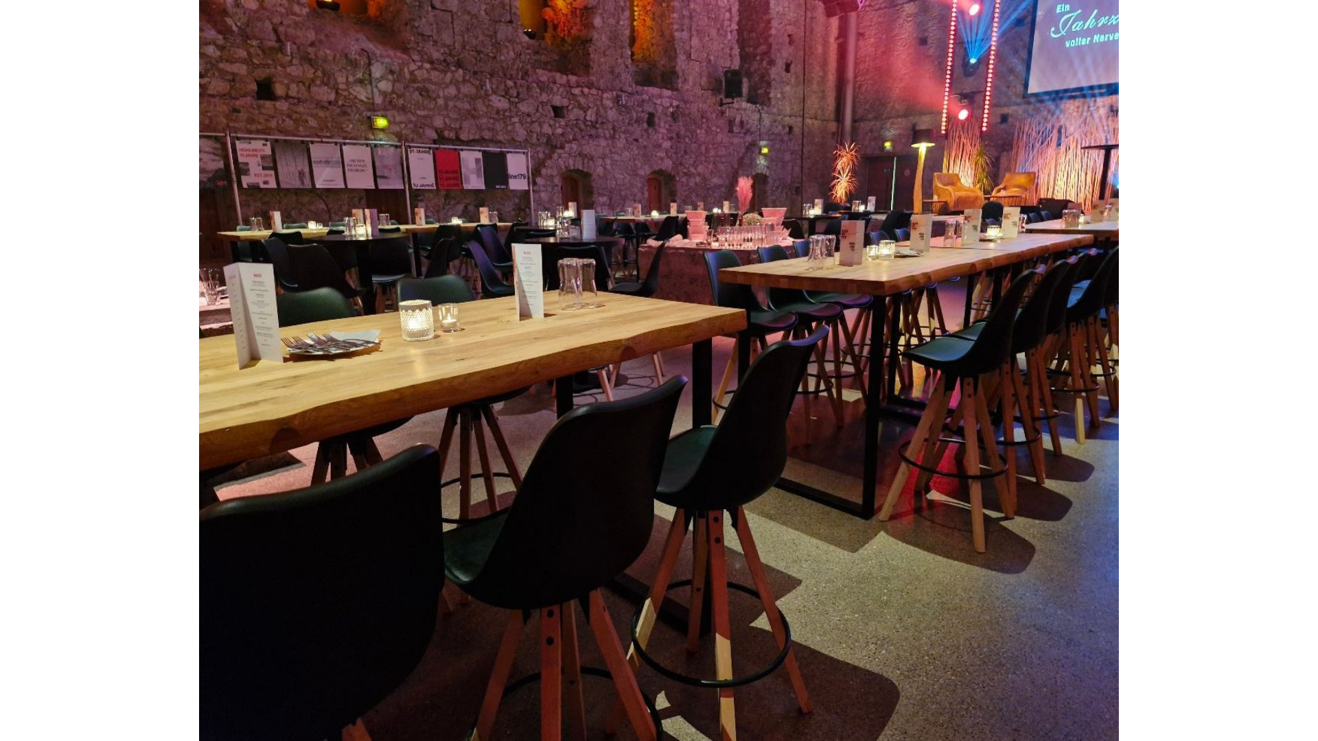 Hochtisch Alpin mit Baumkante