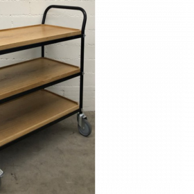 Servier- und Abräumwagen